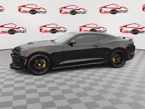 Used 2020 Chevrolet Camaro SS RWD image 5