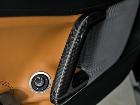 Used 2018 Ferrari GTC4Lusso T RWD image 18