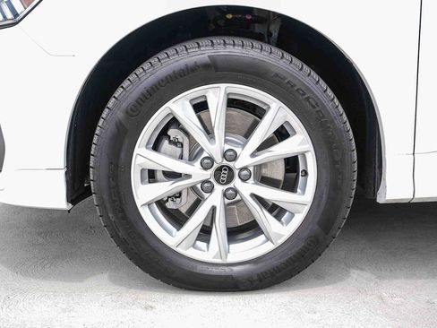 Used 2025 Audi Q3 2.0T Premium w/ Convenience Package AWD/4WD image 14