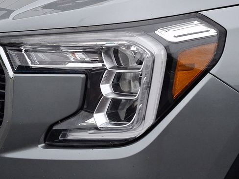 Certified 2024 GMC Terrain SLE FWD image 10