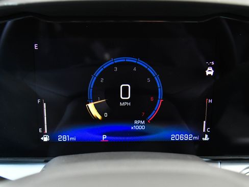 Used 2025 Chevrolet Trax LT w/ LT Convenience Package FWD image 30