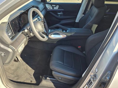 Certified 2026 Mercedes-Benz GLS 450 4MATIC image 4