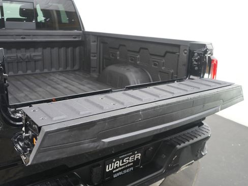 Used 2025 GMC Sierra 1500 AT4 w/ AT4 Preferred Package image 16