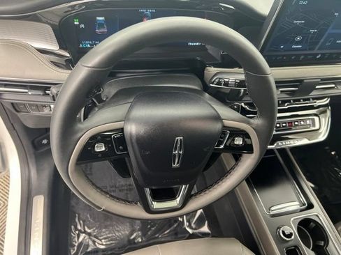 Used 2023 Lincoln Corsair AWD w/ Equipment Group 101A image 20