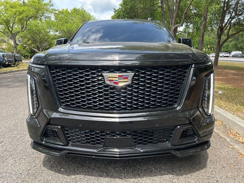 Certified 2025 Cadillac Escalade V w/ LPO, Floor Liner Package image 5