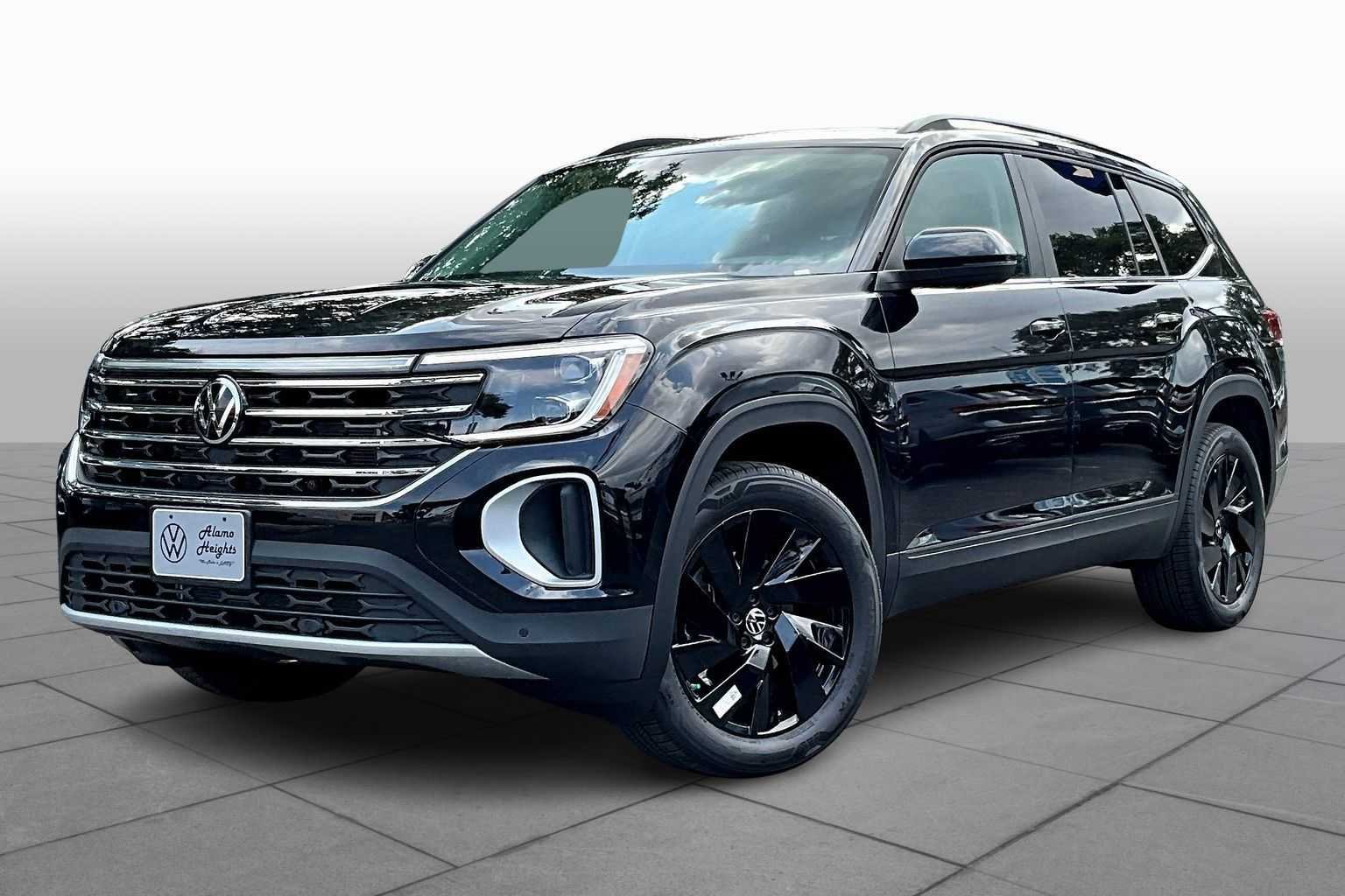 New 2026 Volkswagen Atlas SE FWD image 1