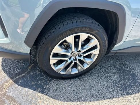 Used 2022 Toyota RAV4 XLE Premium FWD image 10