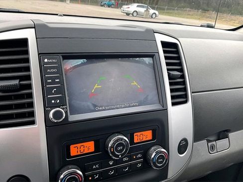 Used 2020 Nissan Frontier SV image 13