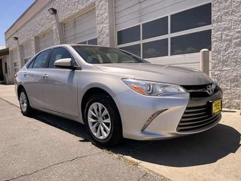 Used 2017 Toyota Camry LE FWD image 10