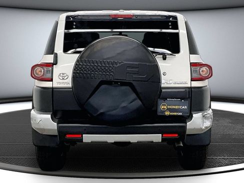 Used 2013 Toyota FJ Cruiser 4WD w/ Upgrade Pkg image 5