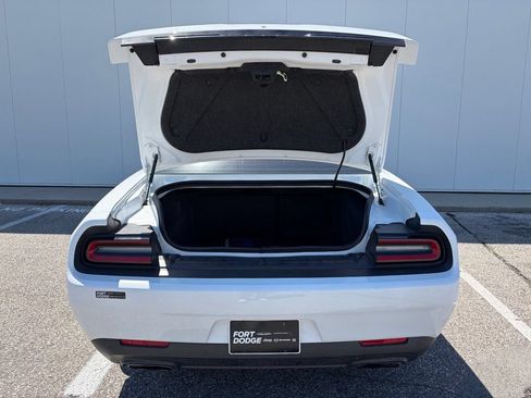 Used 2019 Dodge Challenger R/T RWD image 17