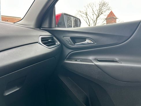 Used 2024 Chevrolet Equinox LT image 21