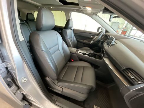 Used 2023 Nissan Rogue SV w/ SV Premium B Package AWD/4WD image 24