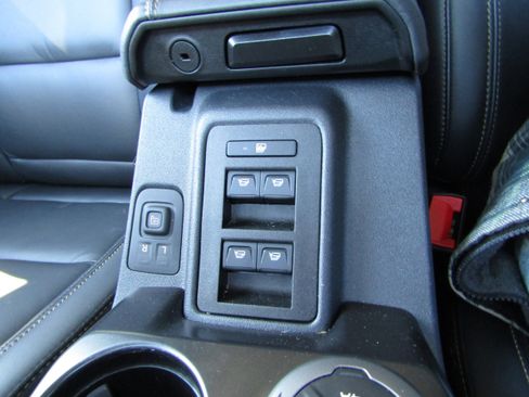 Used 2025 Ford Bronco Badlands image 31