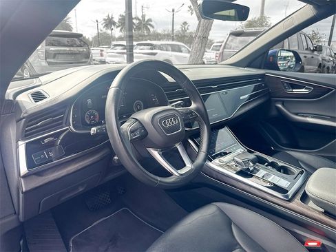 Used 2021 Audi Q8 Prestige w/ Prestige Package image 10
