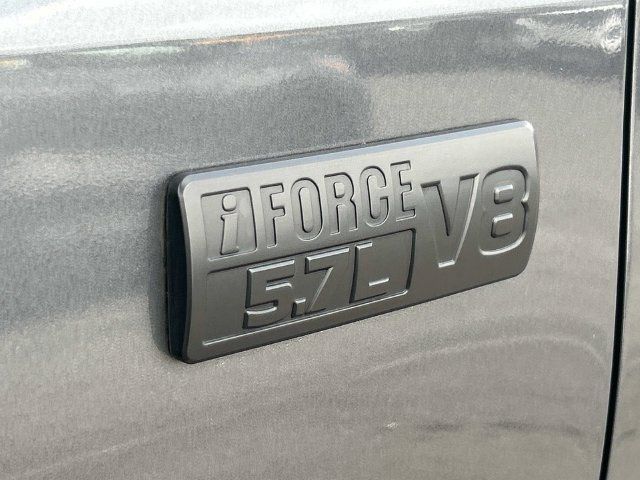 Used 2020 Toyota Tundra SR5 w/ SR5 Convenience Package AWD/4WD image 9
