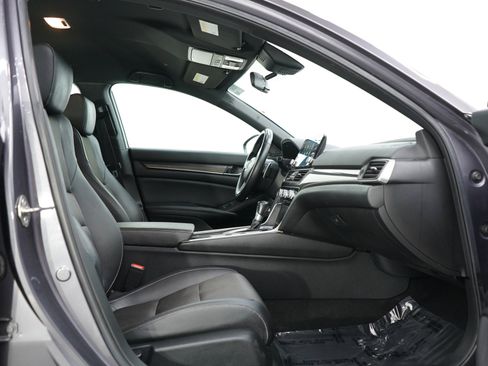 Used 2019 Honda Accord Sport image 11