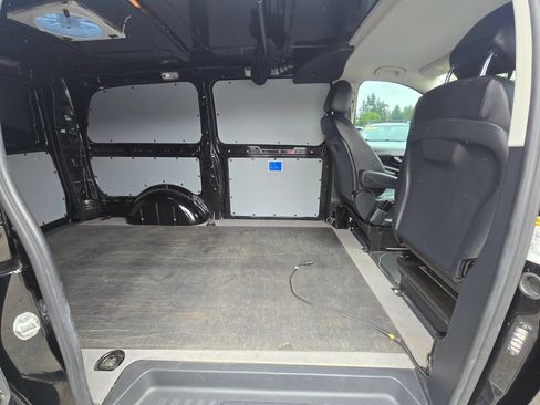 Used 2017 Mercedes-Benz Metris image 12