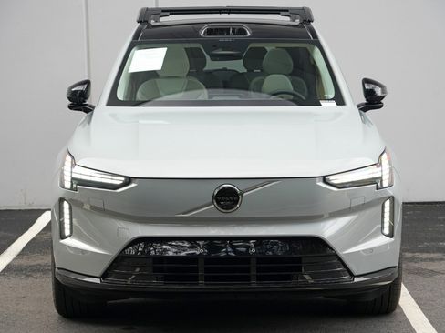 Used 2025 Volvo EX90 Ultra AWD/4WD image 48