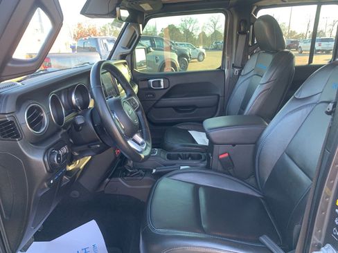 Used 2022 Jeep Wrangler Unlimited Rubicon 4xe w/ Dual Top Group image 23