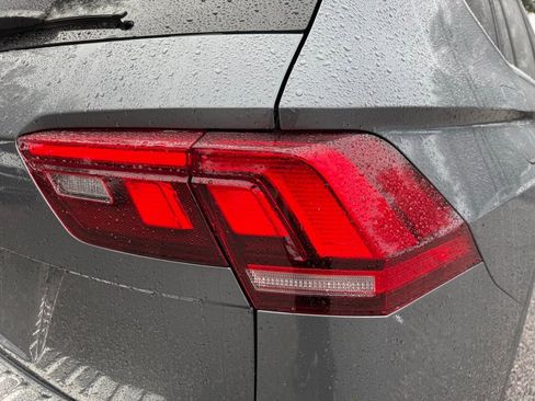 Used 2023 Volkswagen Tiguan SE image 9