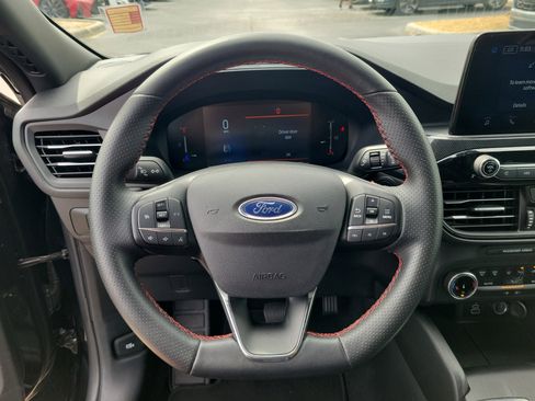 Used 2025 Ford Escape ST-Line AWD/4WD image 30