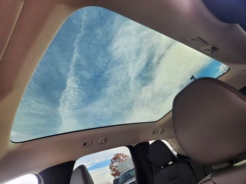 New 2025 Volvo EX90 Plus image 24