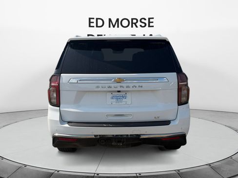 Used 2021 Chevrolet Suburban LT w/ Luxury Package AWD/4WD image 4