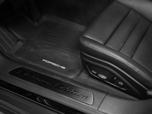 Certified 2023 Porsche Panamera 4 Platinum Edition AWD/4WD image 28
