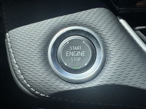 Used 2025 Chevrolet Equinox LT w/ Midnight Edition FWD image 15