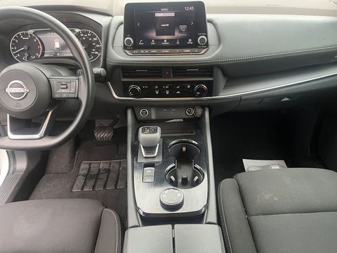 Used 2023 Nissan Rogue S image 19