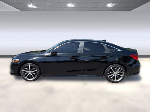 Used 2024 Honda Civic Touring image 2