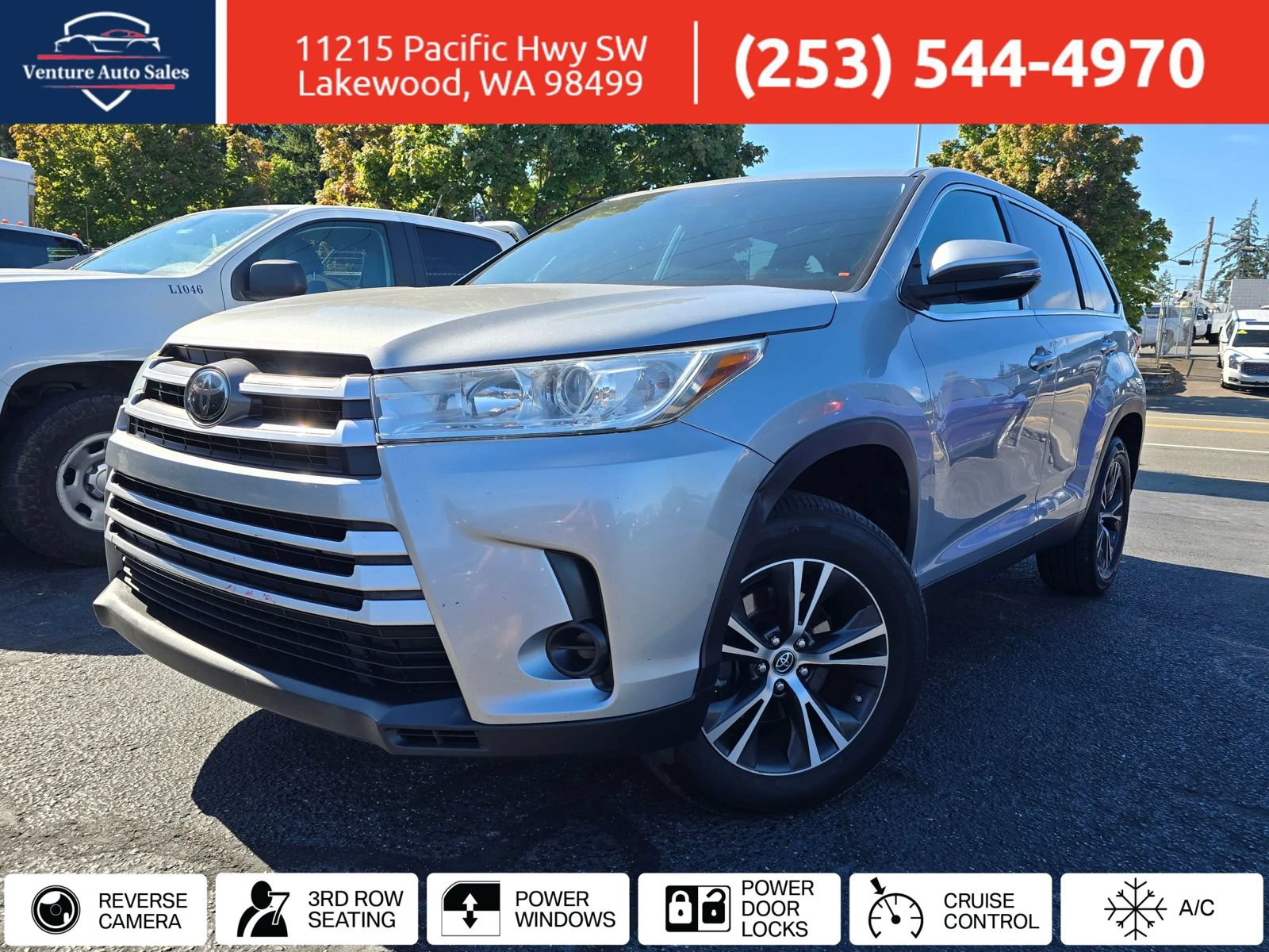 Used 2019 Toyota Highlander LE FWD image 1