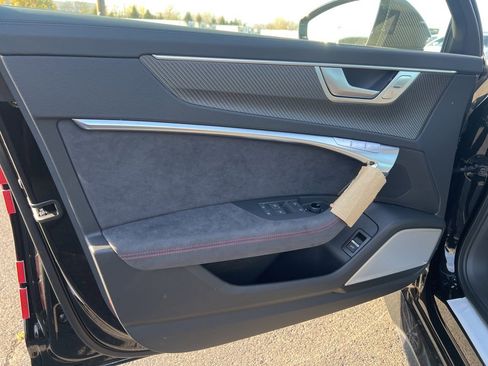 New 2025 Audi RS 6 performance image 19