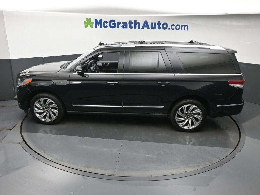 Used 2023 Lincoln Navigator L Reserve AWD/4WD image 27