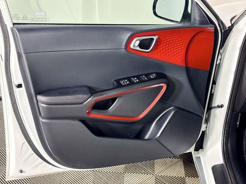 Certified 2025 Kia Soul GT-Line image 10