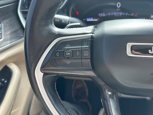 Used 2022 Jeep Grand Cherokee Limited image 26