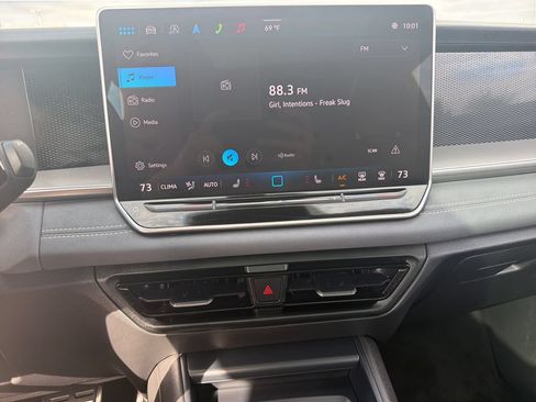 Certified 2025 Volkswagen Tiguan SE R-Line AWD/4WD image 15