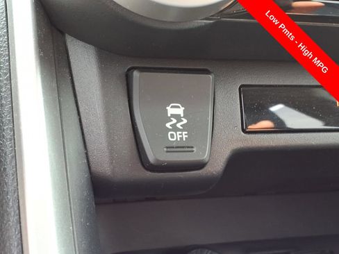 Used 2020 Toyota RAV4 LE FWD image 21
