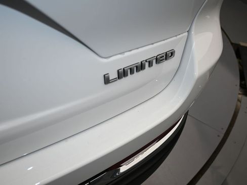 Used 2025 Jeep Grand Cherokee Limited image 34