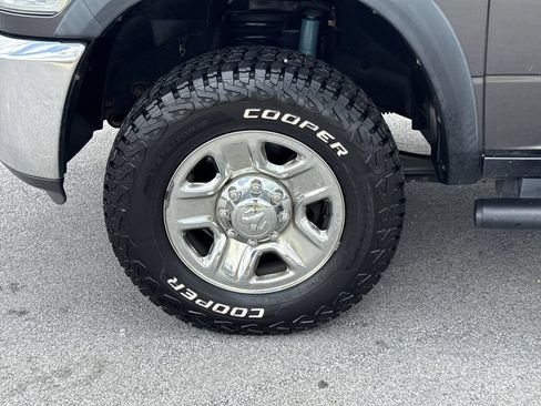 Used 2017 RAM 2500 Tradesman w/ Chrome Appearance Group AWD/4WD image 2