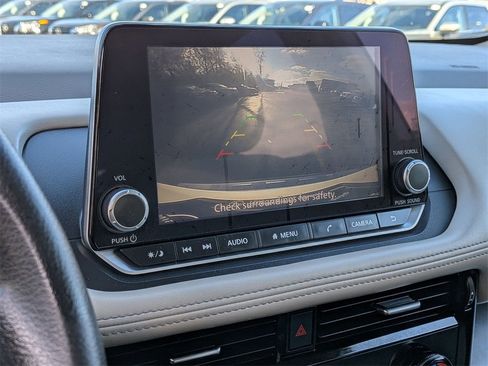 Used 2022 Nissan Rogue SV image 14