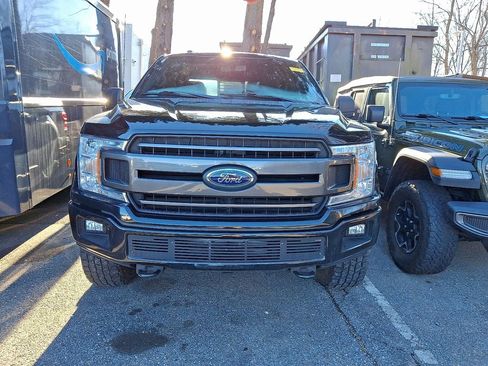 Used 2018 Ford F150 XLT w/ Equipment Group 302A Luxury image 2