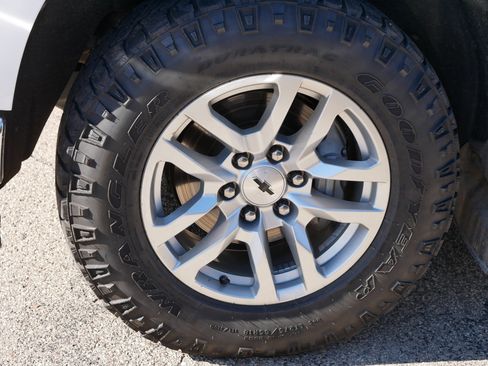 Used 2021 Chevrolet Silverado 1500 LTZ w/ Technology Package image 15