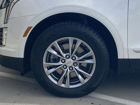 Certified 2022 Cadillac XT5 Premium Luxury w/ LPO, Floor Liner Package image 10