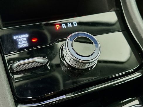 Used 2023 Jeep Grand Cherokee Limited w/ Black Appearance Package image 25