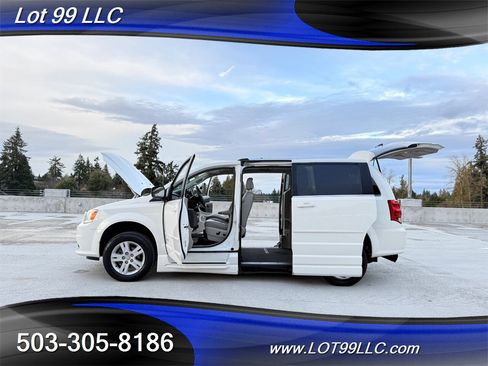 Used 2011 Dodge Grand Caravan Crew image 33