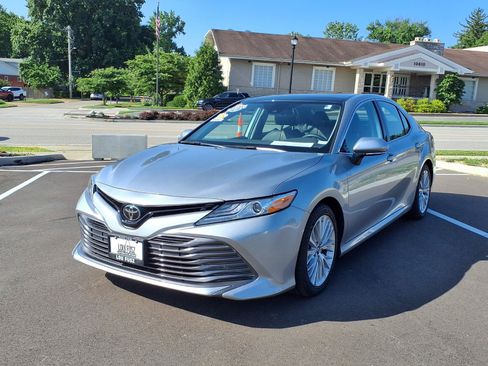 Certified 2019 Toyota Camry XLE FWD image 27