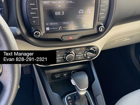 Used 2022 Kia Soul LX image 20