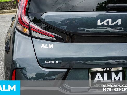 Used 2025 Kia Soul LX w/ LX Technology Package FWD image 14